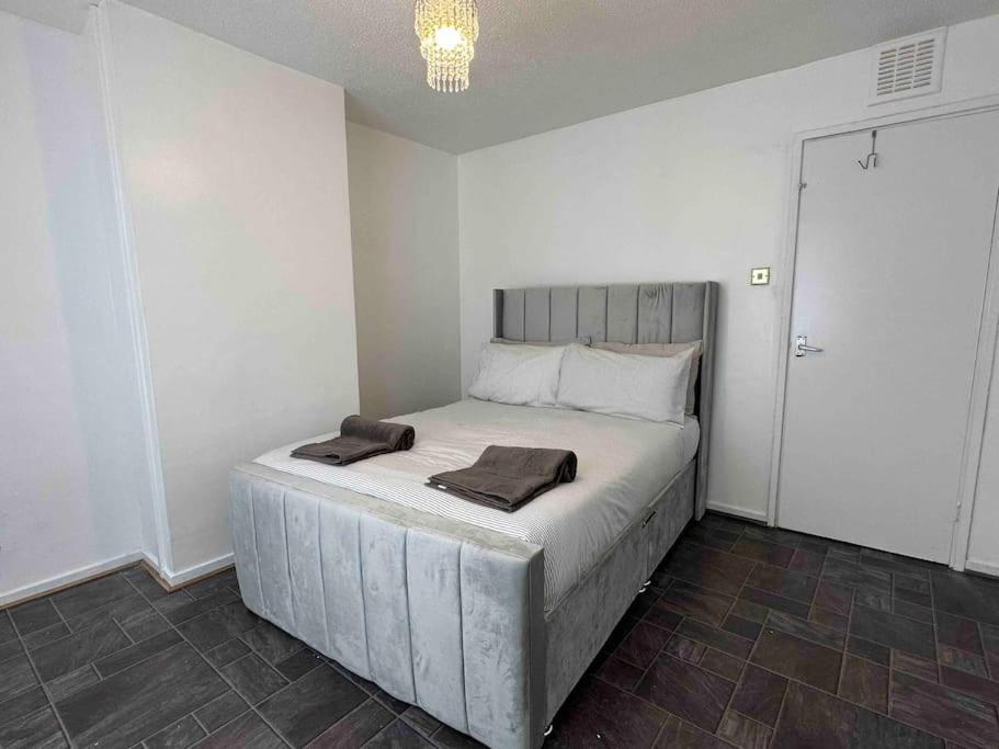 New! 4 Bedroom London House With Garden And Lawn Londres Exterior foto