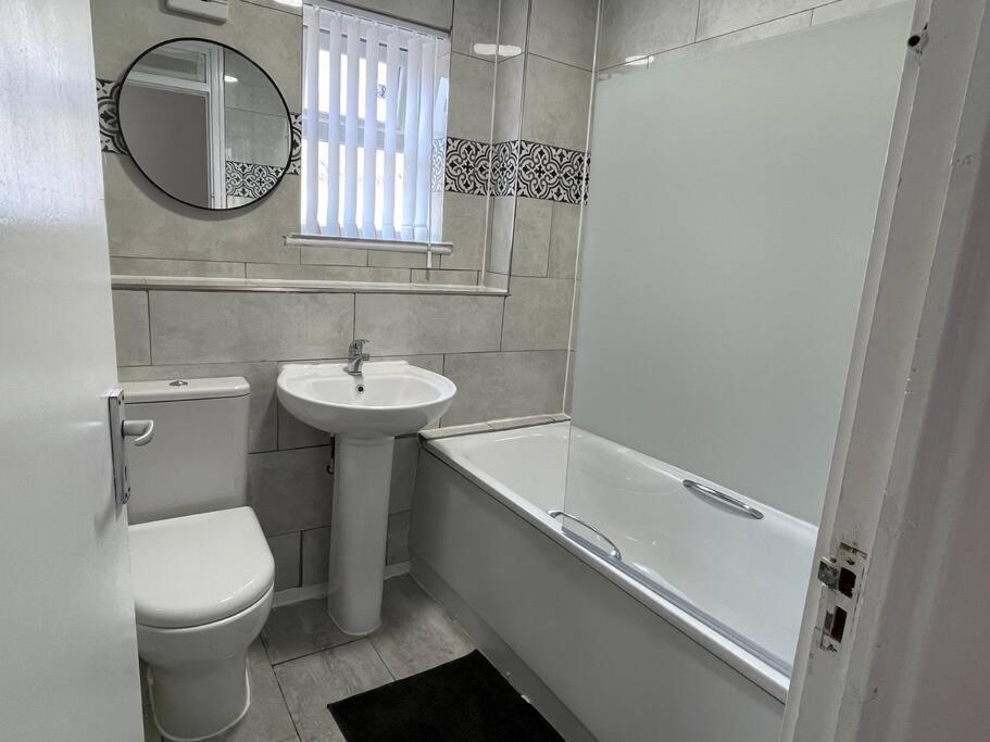 New! 4 Bedroom London House With Garden And Lawn Londres Exterior foto