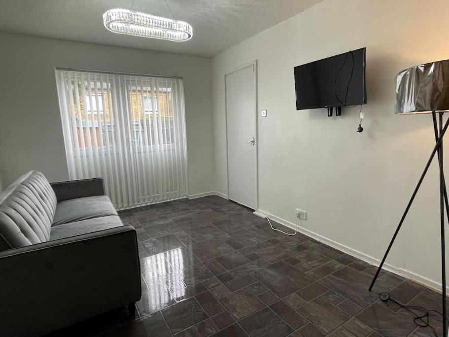 New! 4 Bedroom London House With Garden And Lawn Londres Exterior foto