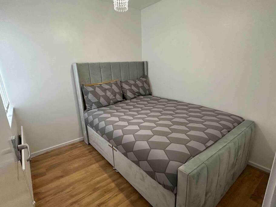New! 4 Bedroom London House With Garden And Lawn Londres Exterior foto